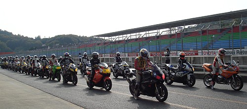 BMW Motorrad Circuit Experience 西日本_e0254365_18443432.jpg