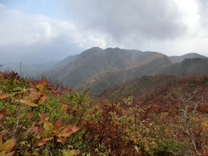 No318 紅葉も見納めの加賀大日山_b0185573_681644.jpg