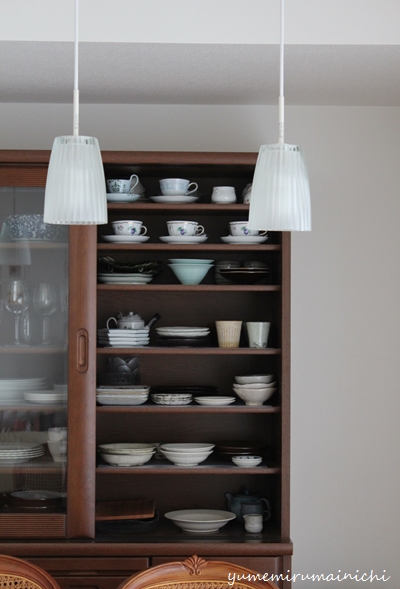普段使いの食器は吊戸棚へ移動_e0294761_21152621.jpg