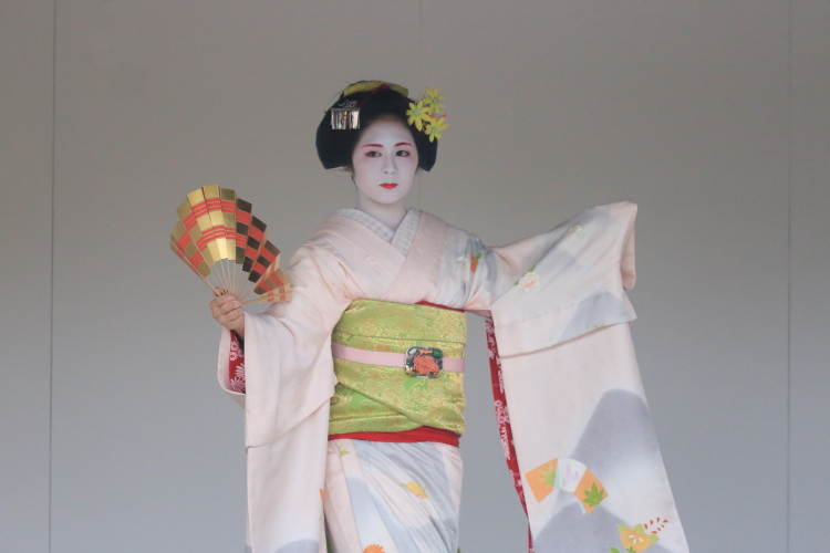 西陣きもの・帯フェスティバル~きもので集う園遊会~ 舞台編_e0051888_23331178.jpg