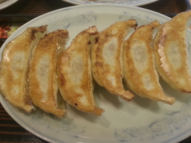 11/4 ぎょうざの満洲羽村駅前店 焼餃子とライス大盛¥420_b0042308_12442721.jpg