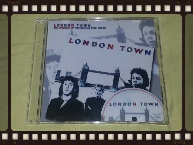 WINGS / LONDON TOWN UK ORIGINAL LP_b0042308_13574457.jpg