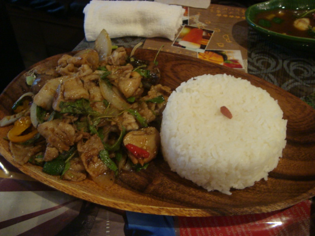 吉祥寺「タイ料理 クゥーチャイ」へ行く。_f0232060_22121270.jpg