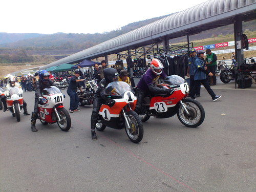 COOL BREAKER_b0160319_1104094.jpg