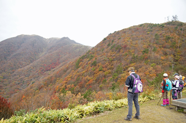 三瓶山紅葉の茶会①_f0214649_09554254.jpg