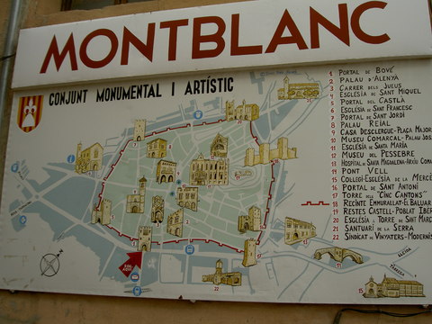 城塞都市　Montblancの商店街_e0205478_1932646.jpg