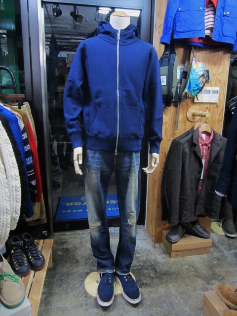 SOUND MAN ・・・ SWEAT ZIP PARKA (Moument)!♪!_d0152280_2333356.jpg