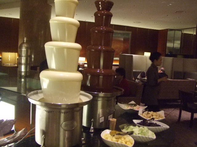 ヒルトン東京 マーブルラウンジ コロンビアン・コーヒー&チョコレートデザートフェア_f0076001_214472.jpg