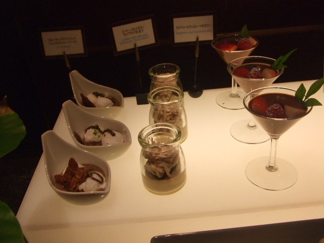 ヒルトン東京 マーブルラウンジ コロンビアン・コーヒー&チョコレートデザートフェア_f0076001_2146027.jpg