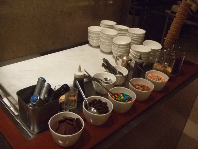 ヒルトン東京 マーブルラウンジ コロンビアン・コーヒー&チョコレートデザートフェア_f0076001_2147235.jpg
