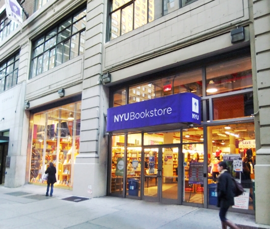 ニューヨークの大学生気分をちょっぴり味わえる本屋さん NYU Bookstore_b0007805_13462318.jpg