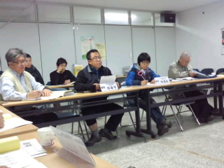 韓国民主労総テグ地域本部で非正規職撤廃闘争について討論_d0155415_22435914.jpg