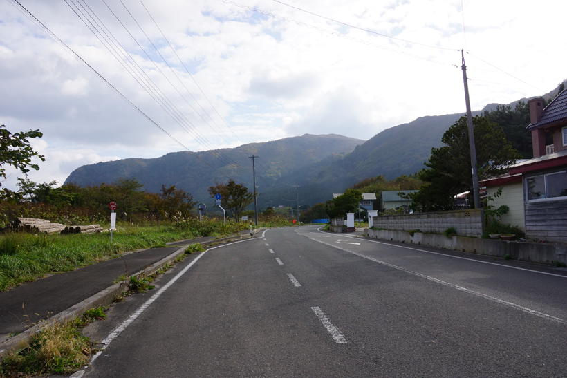 青森・下北のアイヌ語地名　灯台と寒立馬の尻屋_e0039759_1219288.jpg