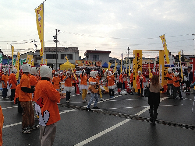 ご当地グルメでまちおこしの祭典！B-1グランプリin豊川に参加_b0140276_9193639.jpg