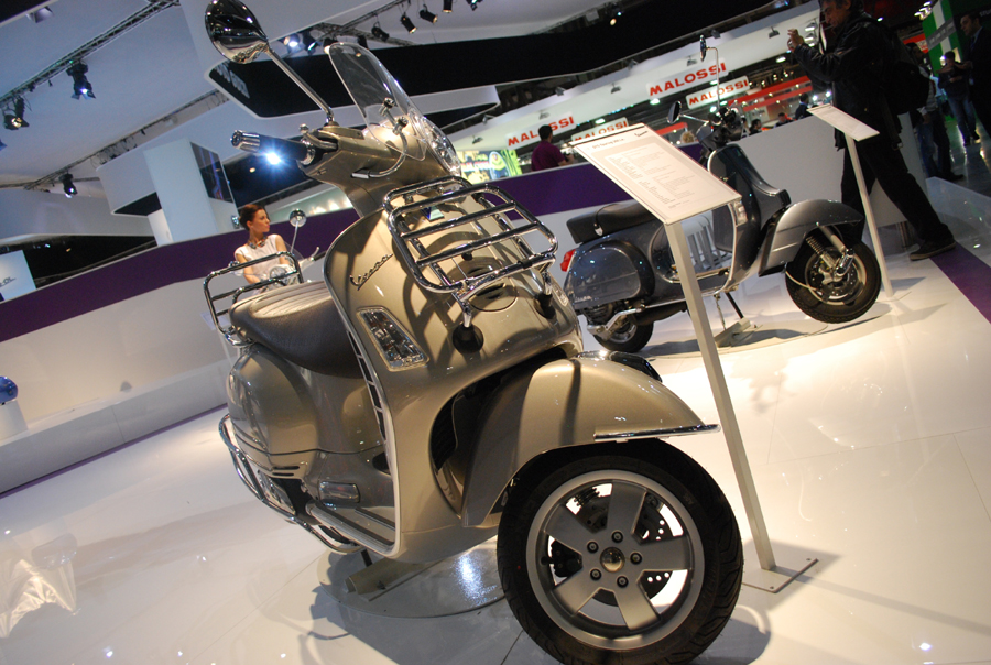 バイク天国イタリアの旅 その2 ~2013 EICMAショー~_d0099181_20423826.jpg
