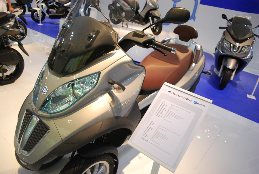 バイク天国イタリアの旅 その2 ~2013 EICMAショー~_d0099181_21373694.jpg