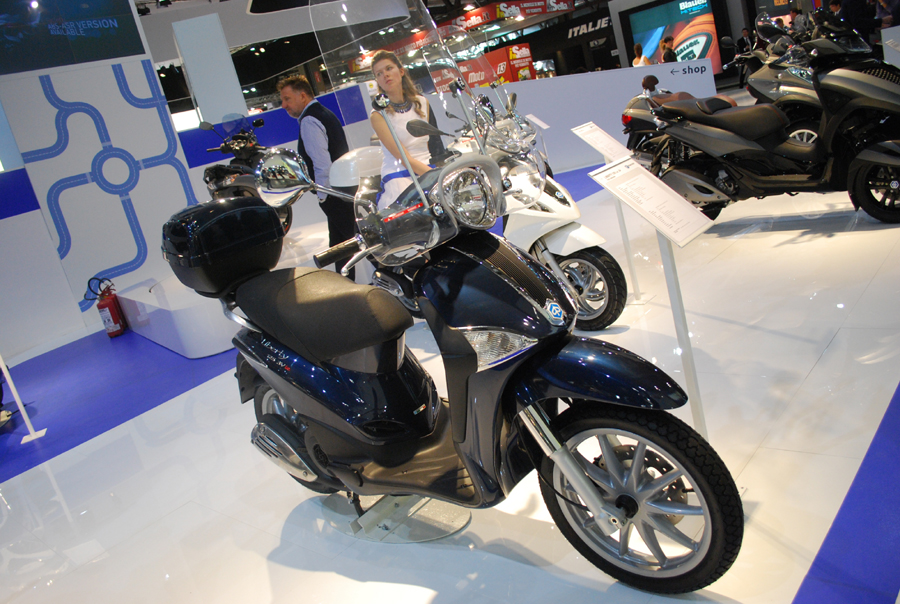 バイク天国イタリアの旅 その2 ~2013 EICMAショー~_d0099181_21565954.jpg