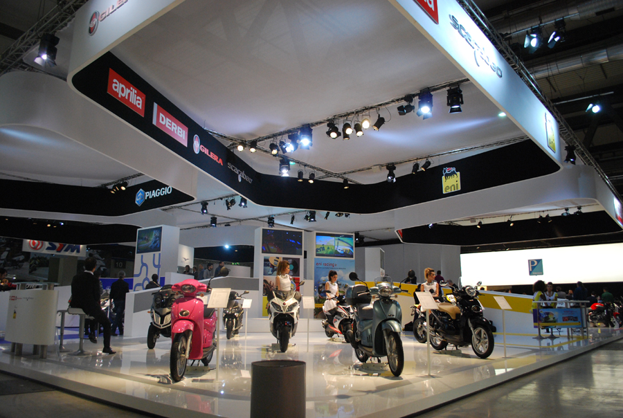 バイク天国イタリアの旅 その2 ~2013 EICMAショー~_d0099181_2218957.jpg