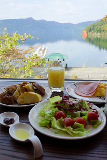 ベーカリー&テーブル箱根で朝食_b0145398_2323974.jpg