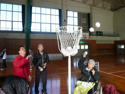 施設間交流　運動会！_a0154110_1620521.jpg