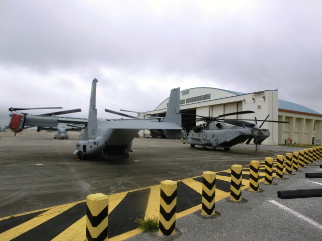 【フィリピン】 在沖米軍・ オスプレイ 台風被害のフィリピンへ出発_d0252916_2327199.jpg