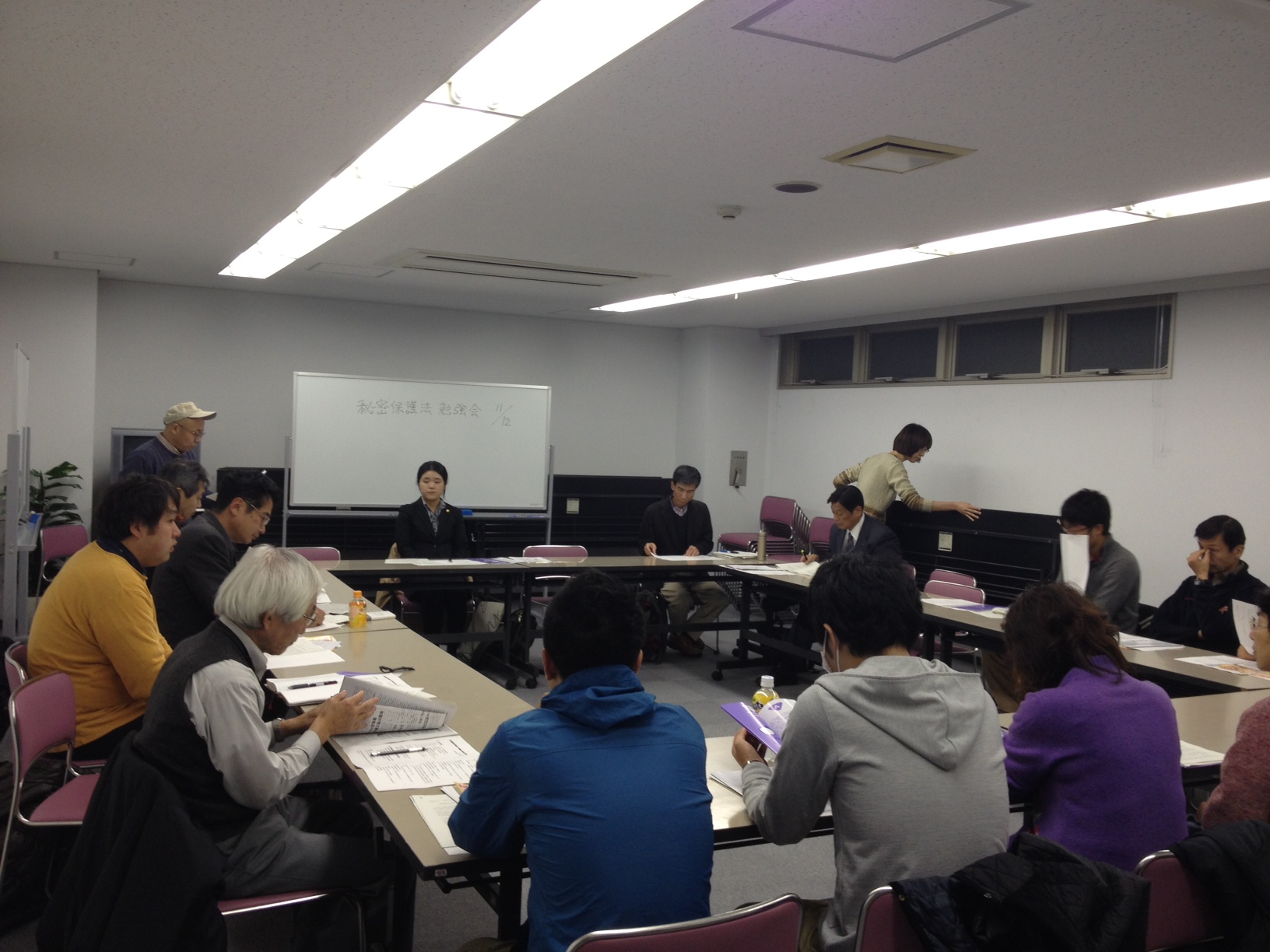 秘密保護法勉強会~ホントに必要?NGOの視点で考える秘密保護法~_c0241022_15352740.jpg
