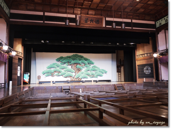愛媛県を夫婦旅@県下最古の木造芝居小屋を見学！！_b0214764_2053517.jpg
