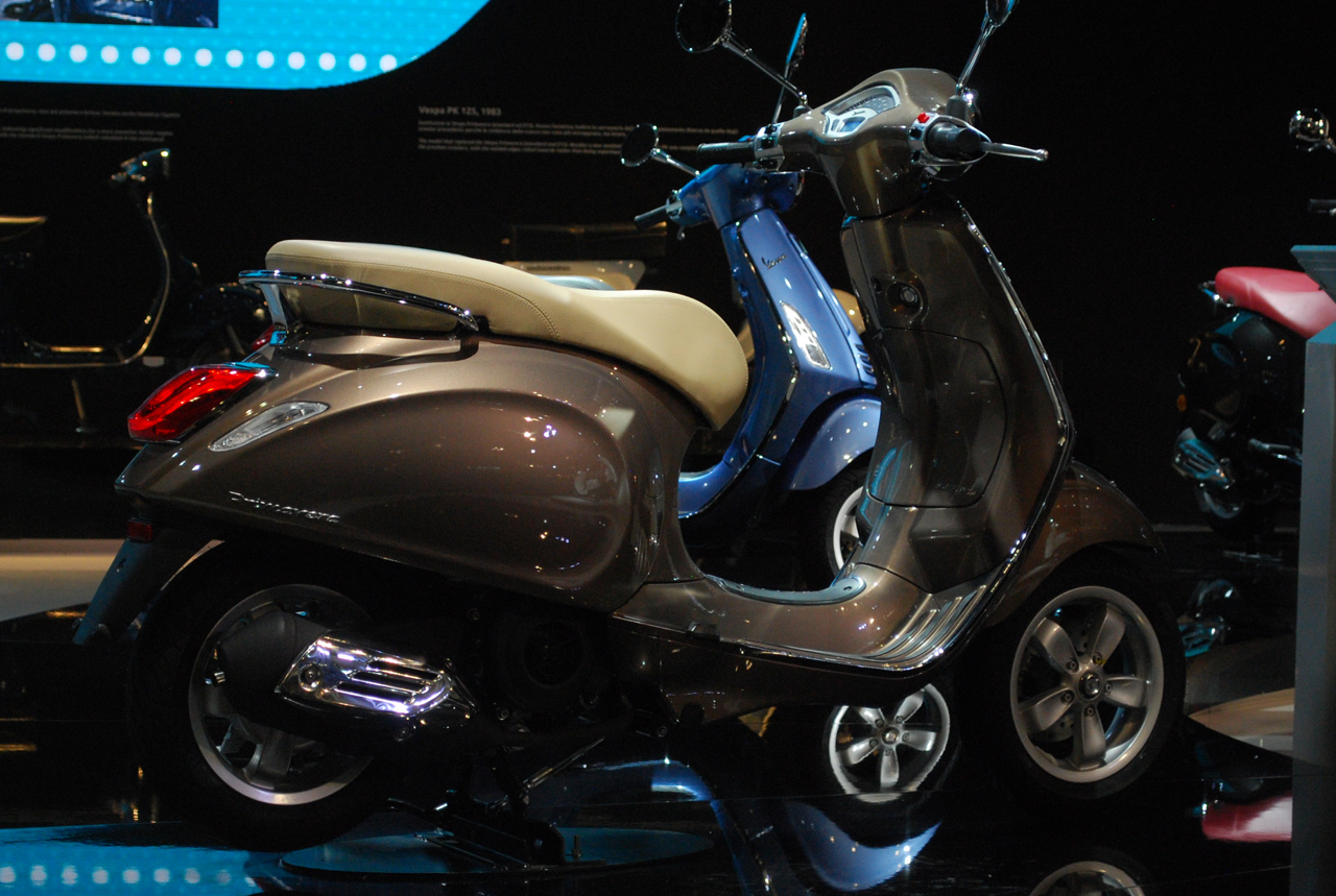 バイク天国イタリアの旅 その2 ~2013 EICMAショー~_d0099181_015699.jpg