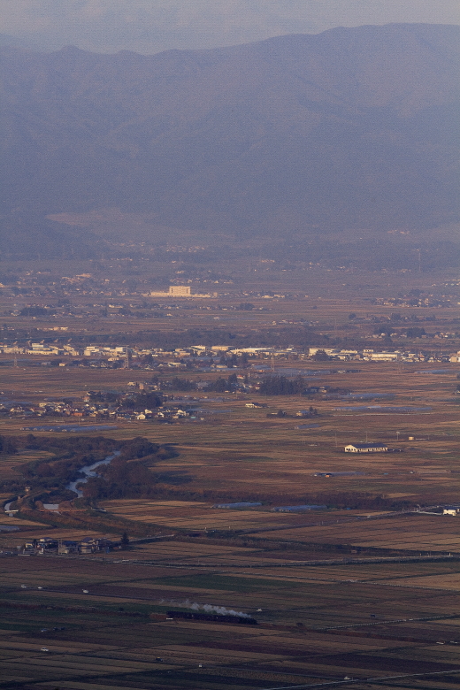 小川と白煙 - 2013年秋・只見 - _b0190710_2352565.jpg