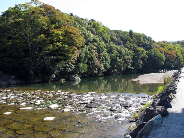 ご遷宮 新しいご正殿 _f0129726_224244100.jpg