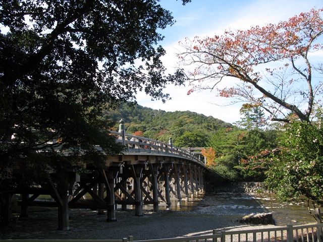 ご遷宮 新しいご正殿 _f0129726_2312393.jpg