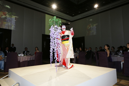 日西交流400周年・リヤドロ創業60周年特別ガラディナー/高級時計と過ごす_f0039351_1358337.jpg