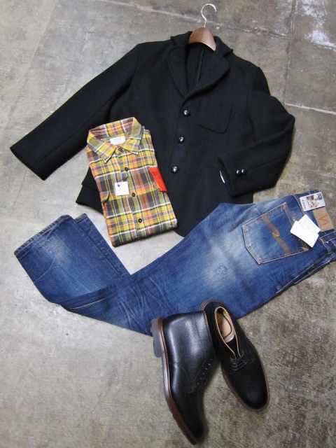 NUDIE JEANS ・・・ DAMAGED SHARP BENT 好評です♪♪♪_d0152280_928854.jpg