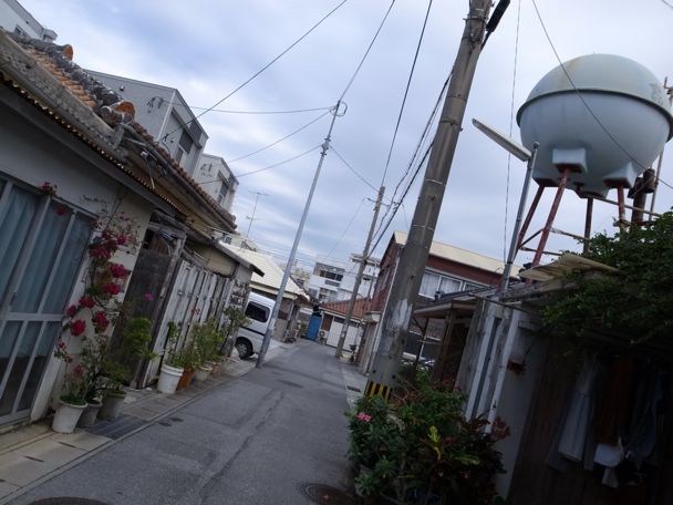 那覇ぶらり 波上宮まわりの町並み_d0147406_13345460.jpg