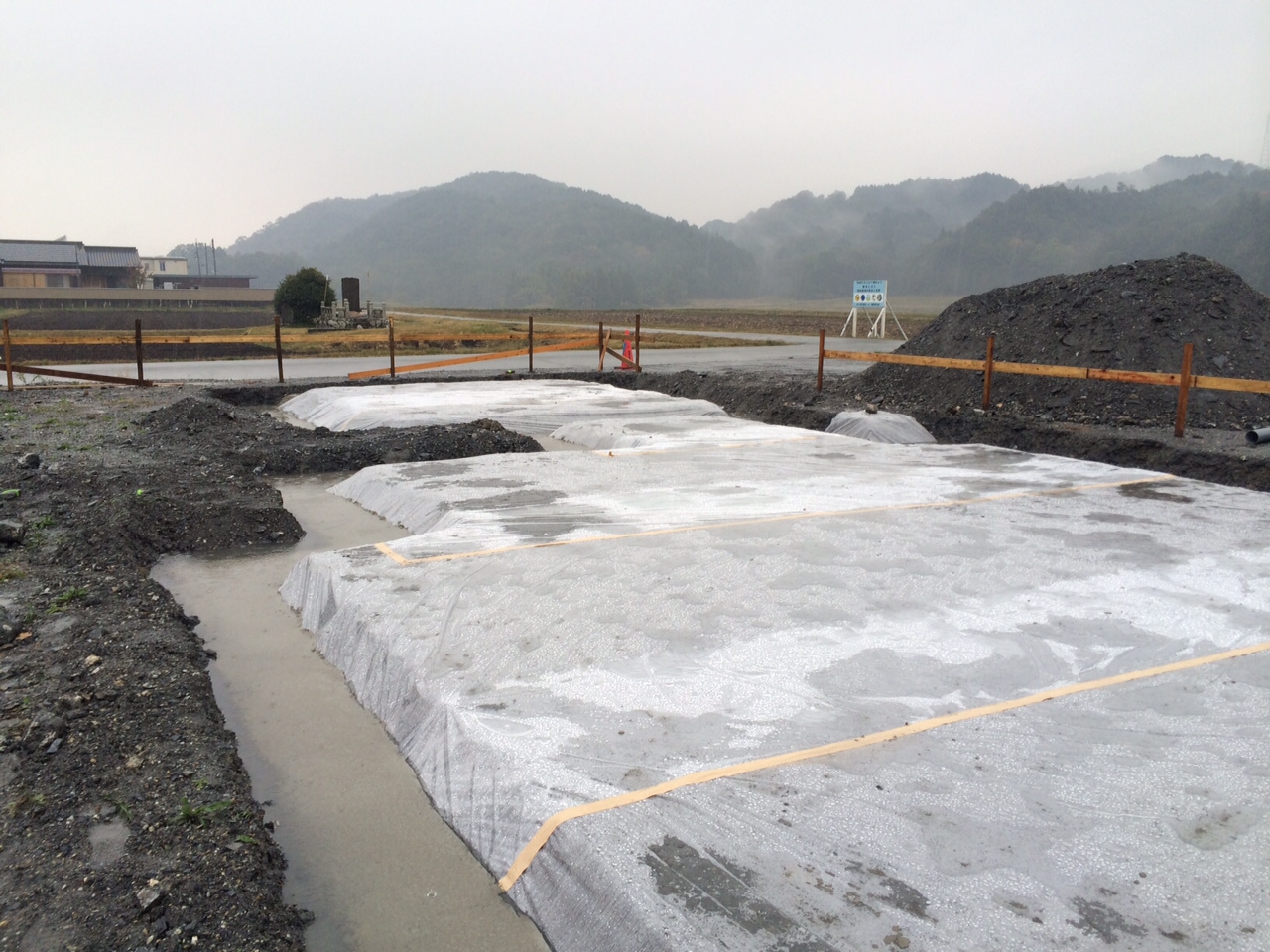 雨の現場_e0149215_10291182.jpg