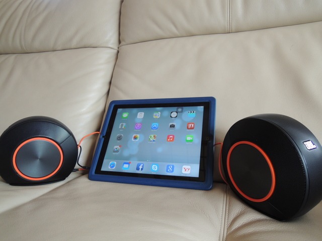 jbl pebbles iphone
