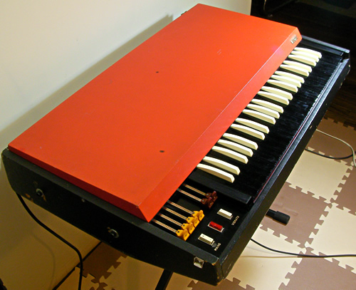 VOX Continental Organ V301J オーバーホール_e0045459_09183815.jpg