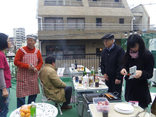 二の酉…画家・西村春海氏宅屋上でバーベキュー。_c0198869_21195837.jpg