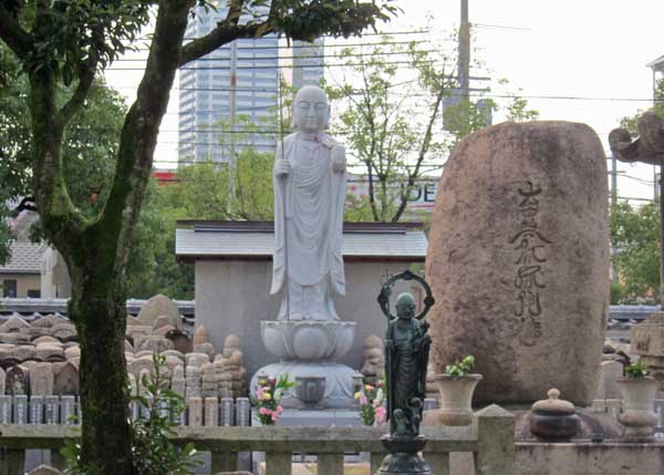 平野城と中勝寺_a0045381_16462531.jpg