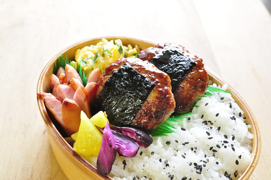 鶏つくねの照り焼き弁当_b0171098_812129.jpg