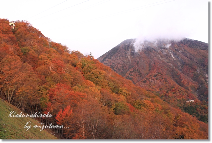 Morning Autumn Mountain...。_a0289117_1635082.jpg