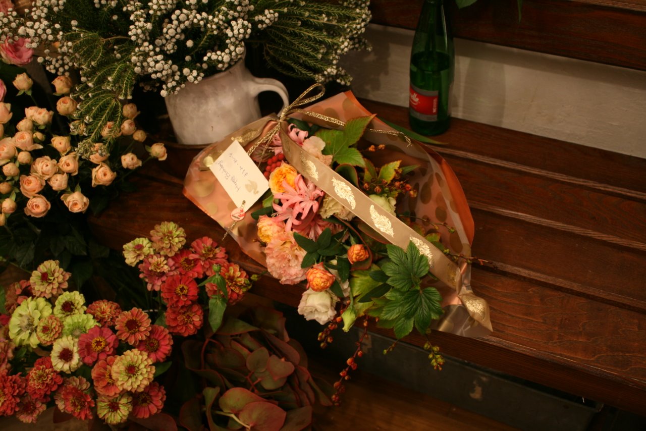 「Domani」12月号特集「贈り物BOOK」にムギハナの花束が掲載されました_d0005824_19314485.jpg