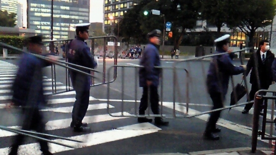 11/15 午後3時半から夜9時半まで 首相官邸前・抗議3連発_c0024539_1364846.jpg