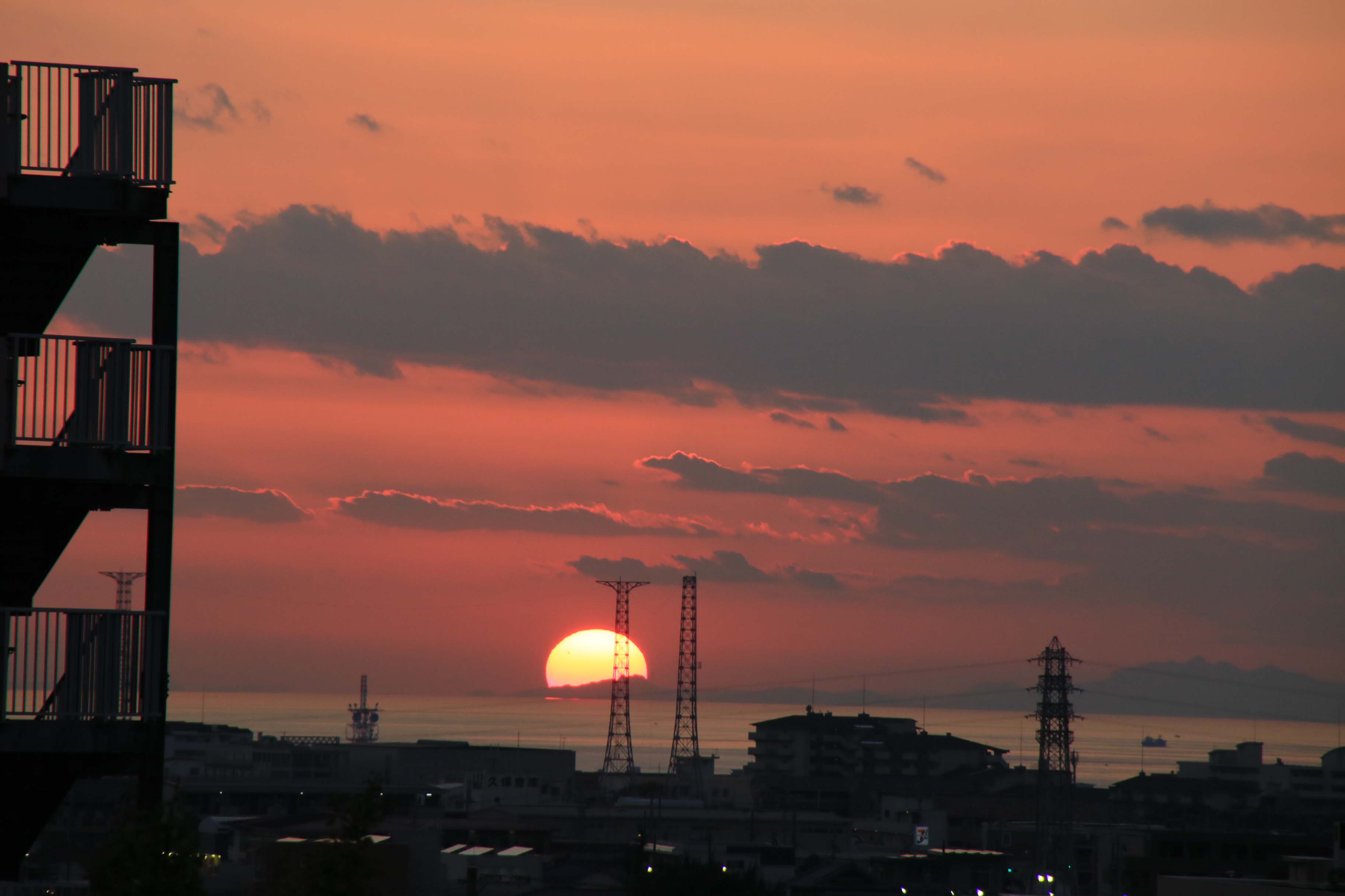 一週間の夕暮れ！_c0083210_8222315.jpg