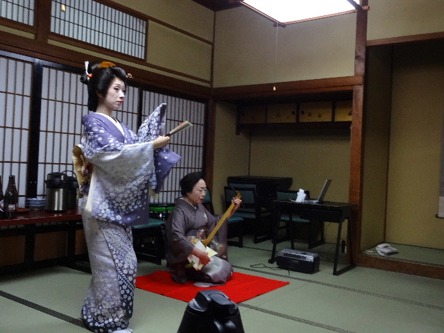 芸者を上げる