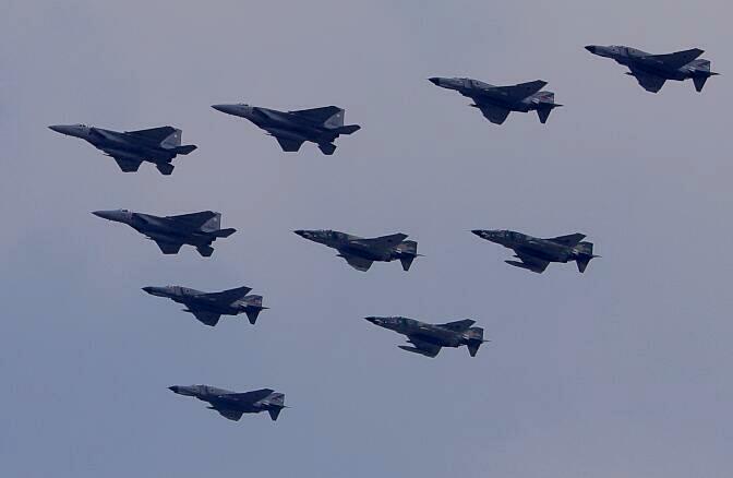 百里基地航空祭2010.    　　　　　　　～戦闘機ばっかりの異機種大編隊～_c0073377_650820.jpg