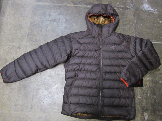 ARK\'TERYX (初)のDOWN JACKET 入荷です♪♪♪ Thorium AR HOODY!★!_d0152280_2381234.jpg
