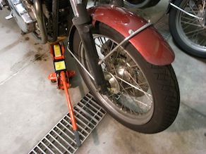 【Bonneville】アクスルシャフト交換_d0106518_00450313.jpg