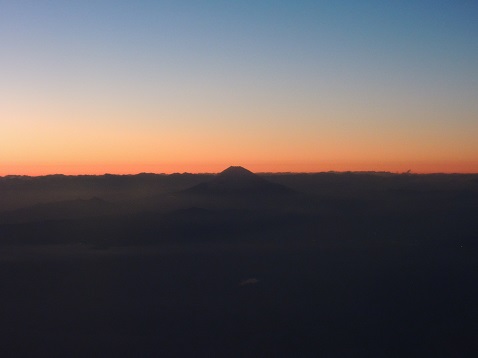 窓からの風景（JL1610　広島→羽田）_e0047657_22354484.jpg