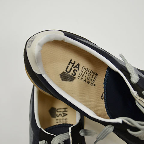 大人気スニーカー入荷!_d0158579_955347.jpg